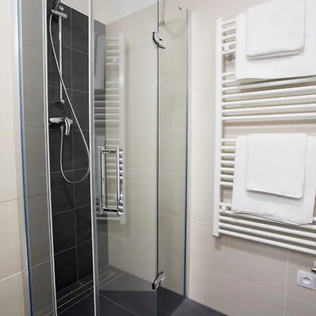 Bleisure & Aparthotel