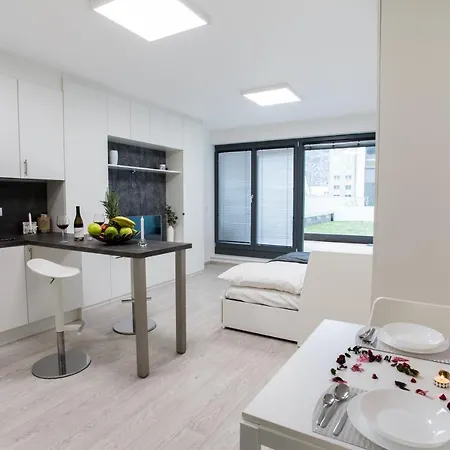 Bleisure & Aparthotel Prague